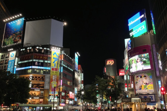 渋谷スクランブル交差点・夜